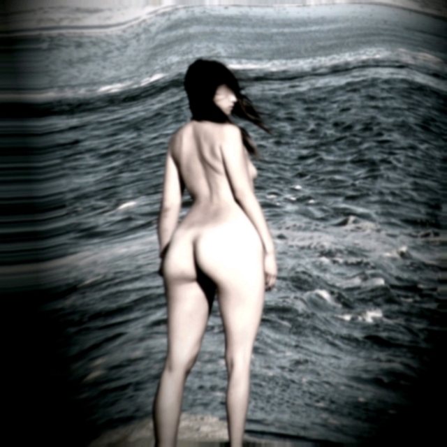 海辺の女