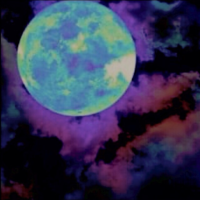 不気味な色の夜空と月【※使用不可】