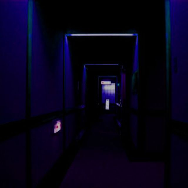 夜の廊下