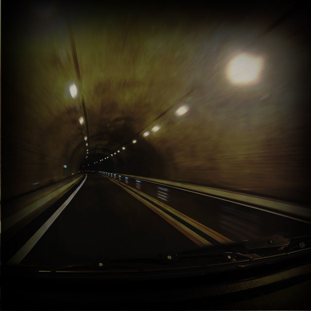 走行中のトンネル